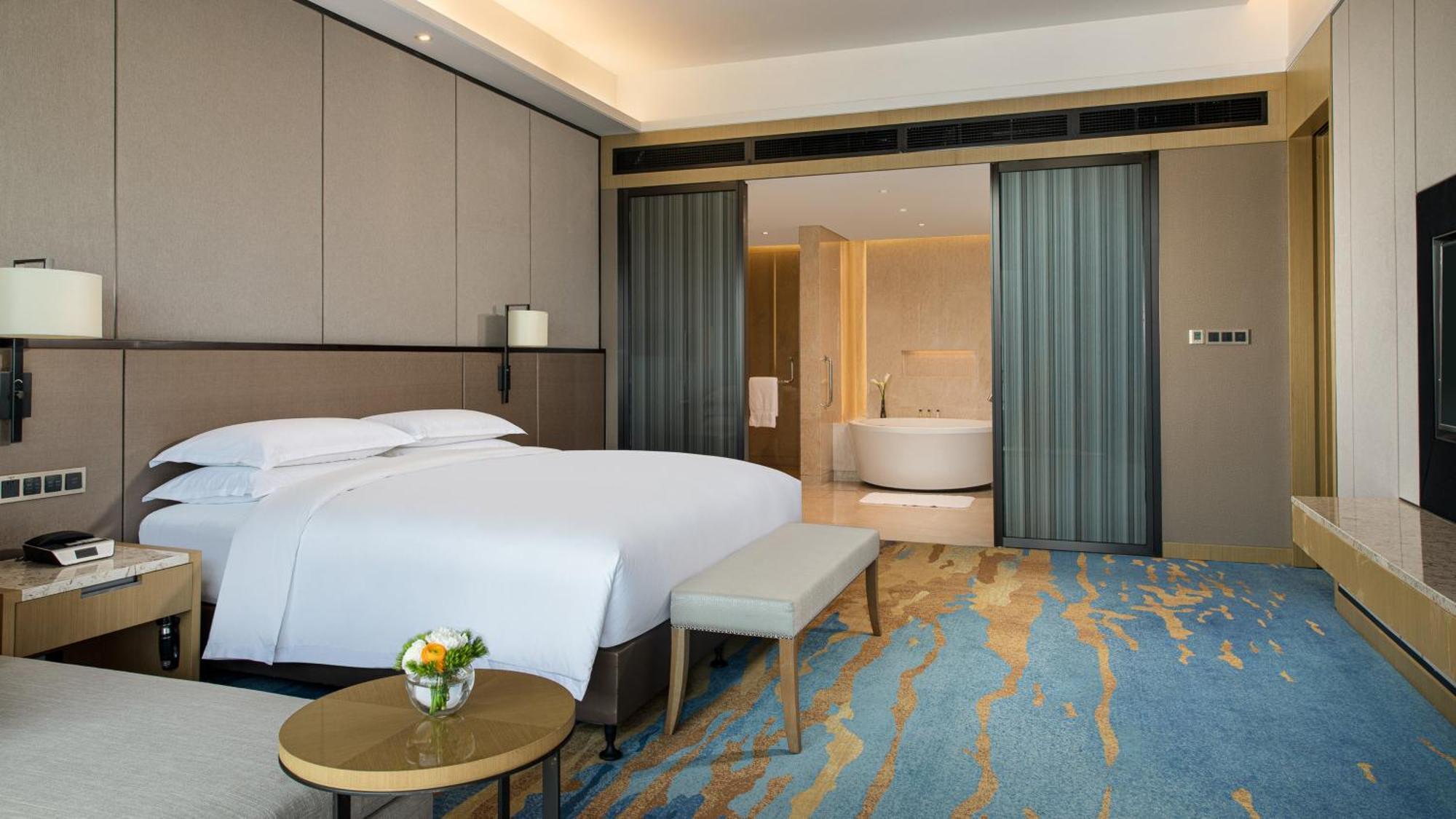 Intercontinental Wuhan By Ihg - Yangtze River View Exterior photo
