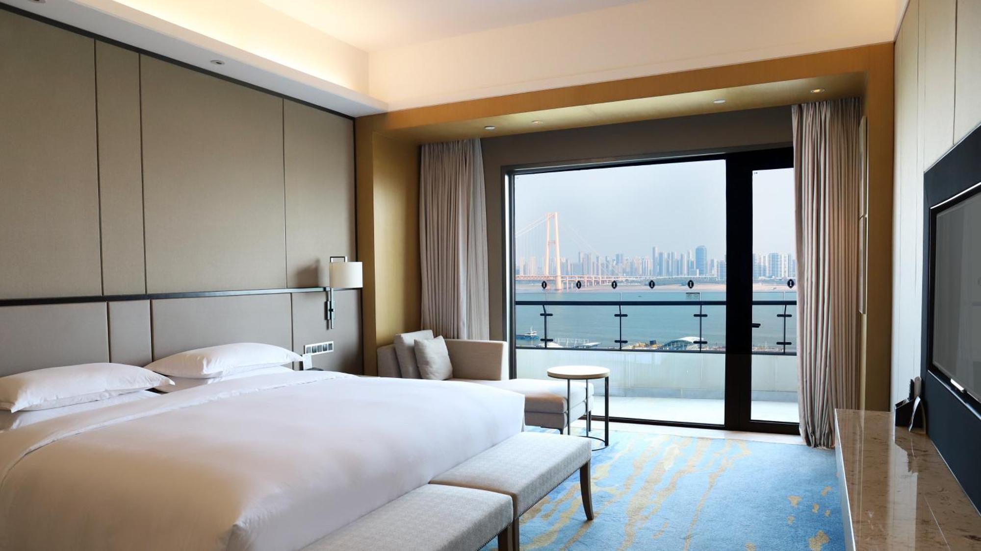 Intercontinental Wuhan By Ihg - Yangtze River View Exterior photo