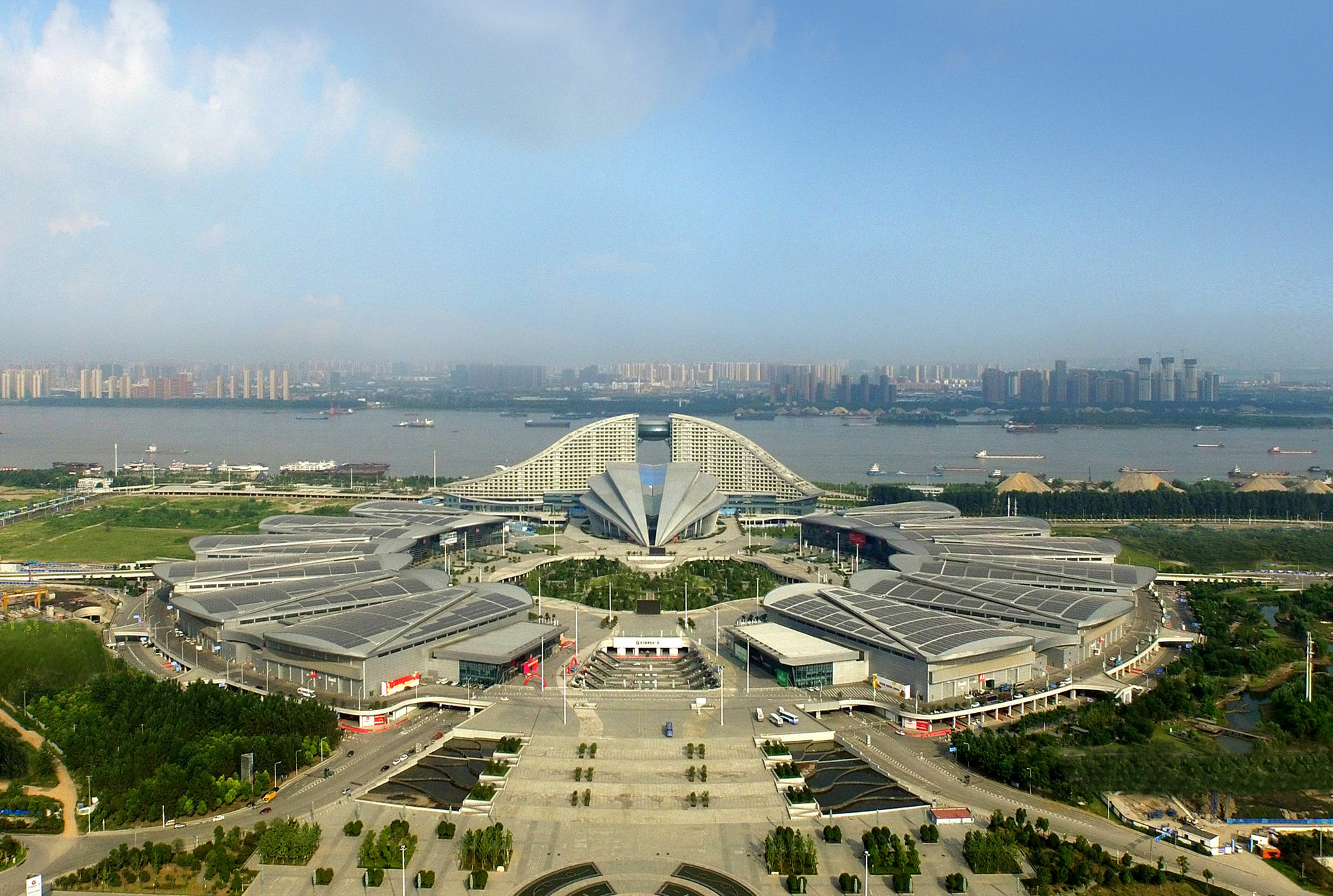 Intercontinental Wuhan By Ihg - Yangtze River View Exterior photo